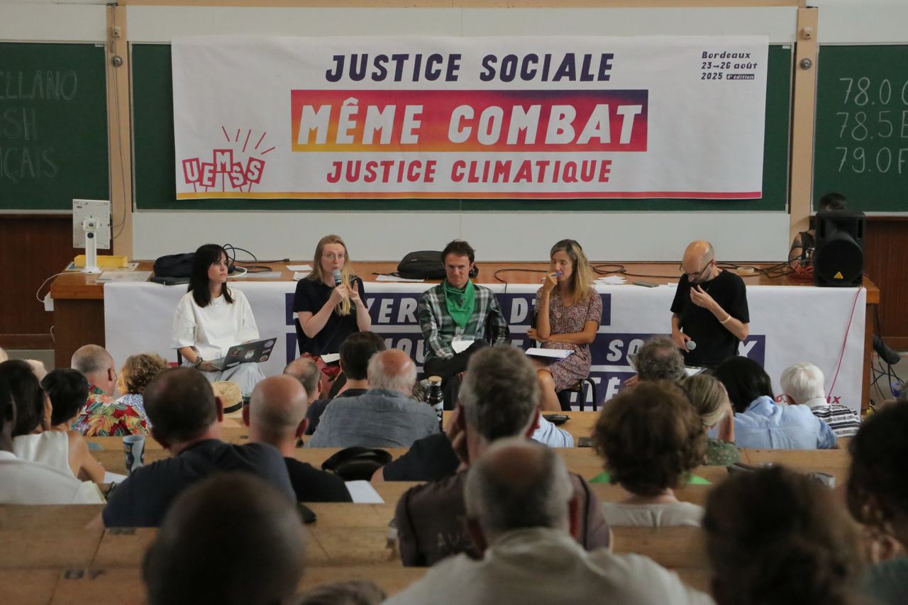 photo 5866376593180577186 y